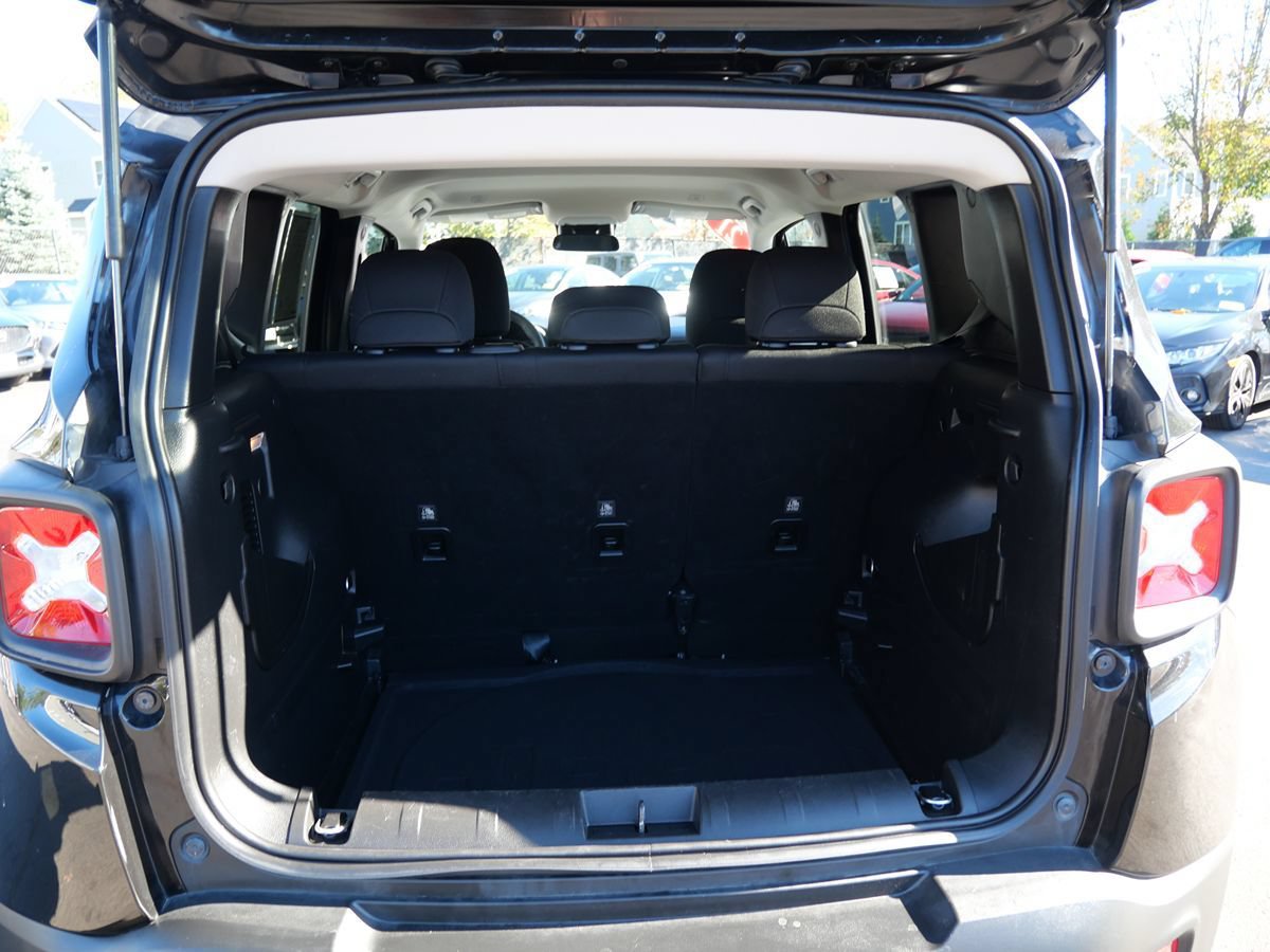 Used 2021 Jeep Renegade Latitude AWD/4WD image 31