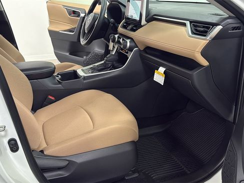 Certified 2025 Toyota RAV4 LE image 18