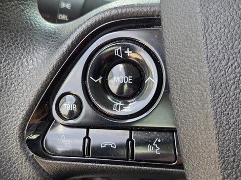 Used 2022 Toyota Prius LE FWD image 17