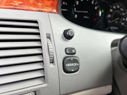 Used 2007 Toyota Avalon XLS FWD image 17