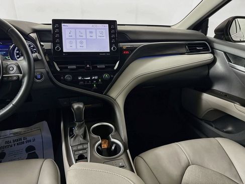 Used 2021 Toyota Camry XLE FWD image 28