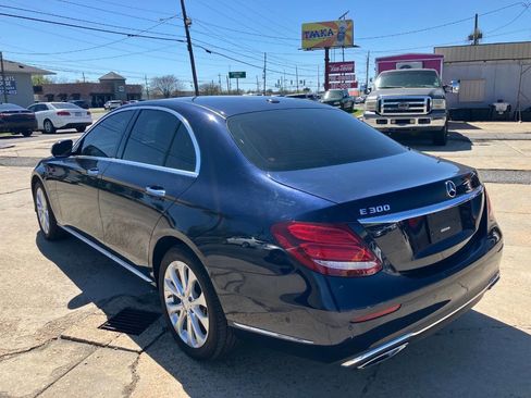 Used 2017 Mercedes-Benz E 300 image 7