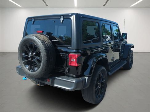 Used 2023 Jeep Wrangler Unlimited Sahara w/ Cold Weather Group AWD/4WD image 6