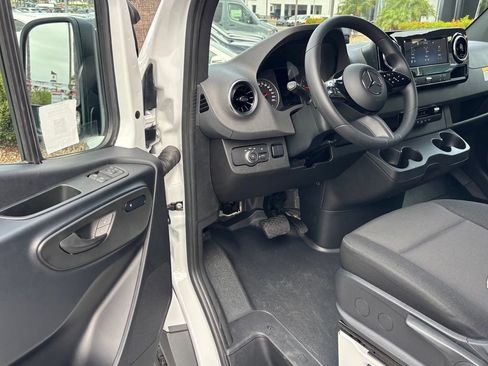 Used 2026 Mercedes-Benz Sprinter 2500 image 14