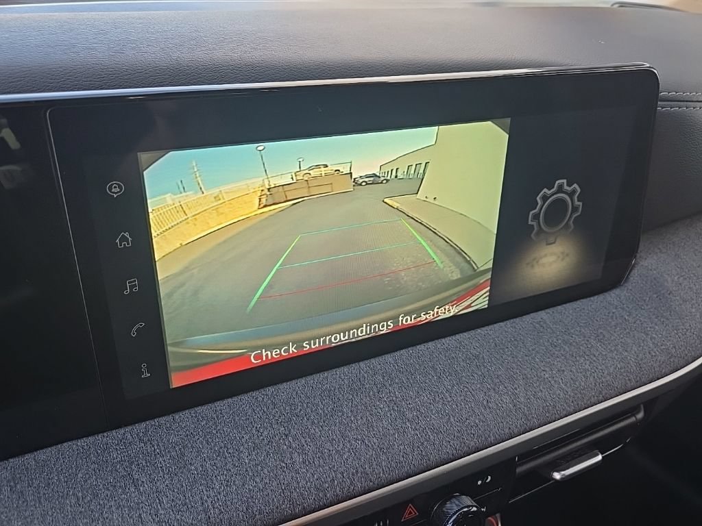 Used 2025 Nissan Kicks SV AWD/4WD image 19