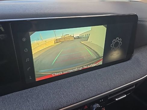 Used 2025 Nissan Kicks SV AWD/4WD image 19