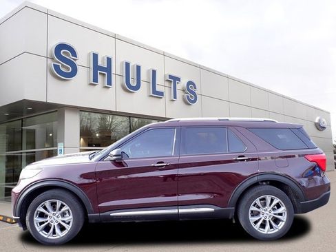 Certified 2022 Ford Explorer Limited w/ Equipment Group 301A image 2