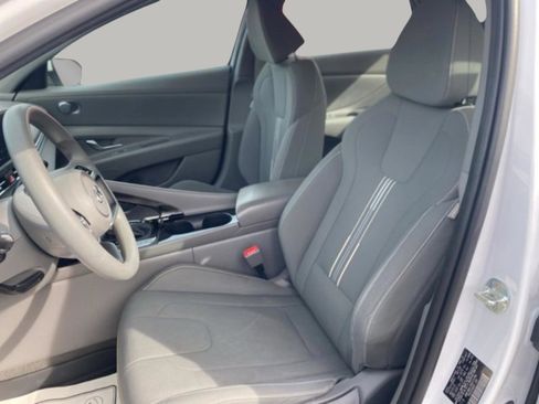 Used 2022 Hyundai Elantra Blue w/ Cargo Package image 15