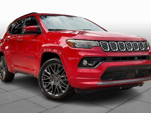 Used 2023 Jeep Compass Limited image 7