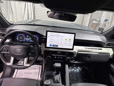 Used 2024 Toyota Tacoma TRD Off-Road image 20