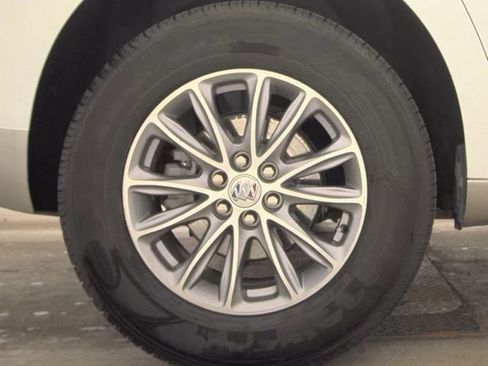 Used 2024 Buick Enclave Premium image 22