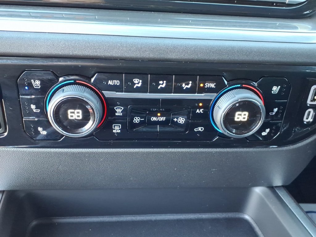 Used 2026 Chevrolet Silverado 3500 High Country w/ Technology Package AWD/4WD image 28
