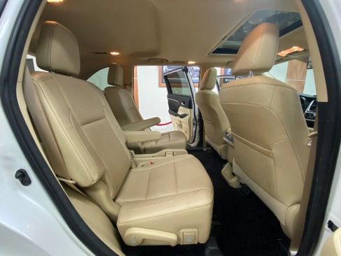 Used 2016 Toyota Highlander Limited AWD/4WD image 11