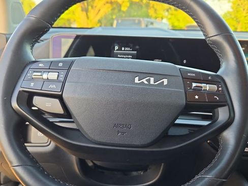 Used 2026 Kia Sportage EX FWD image 11