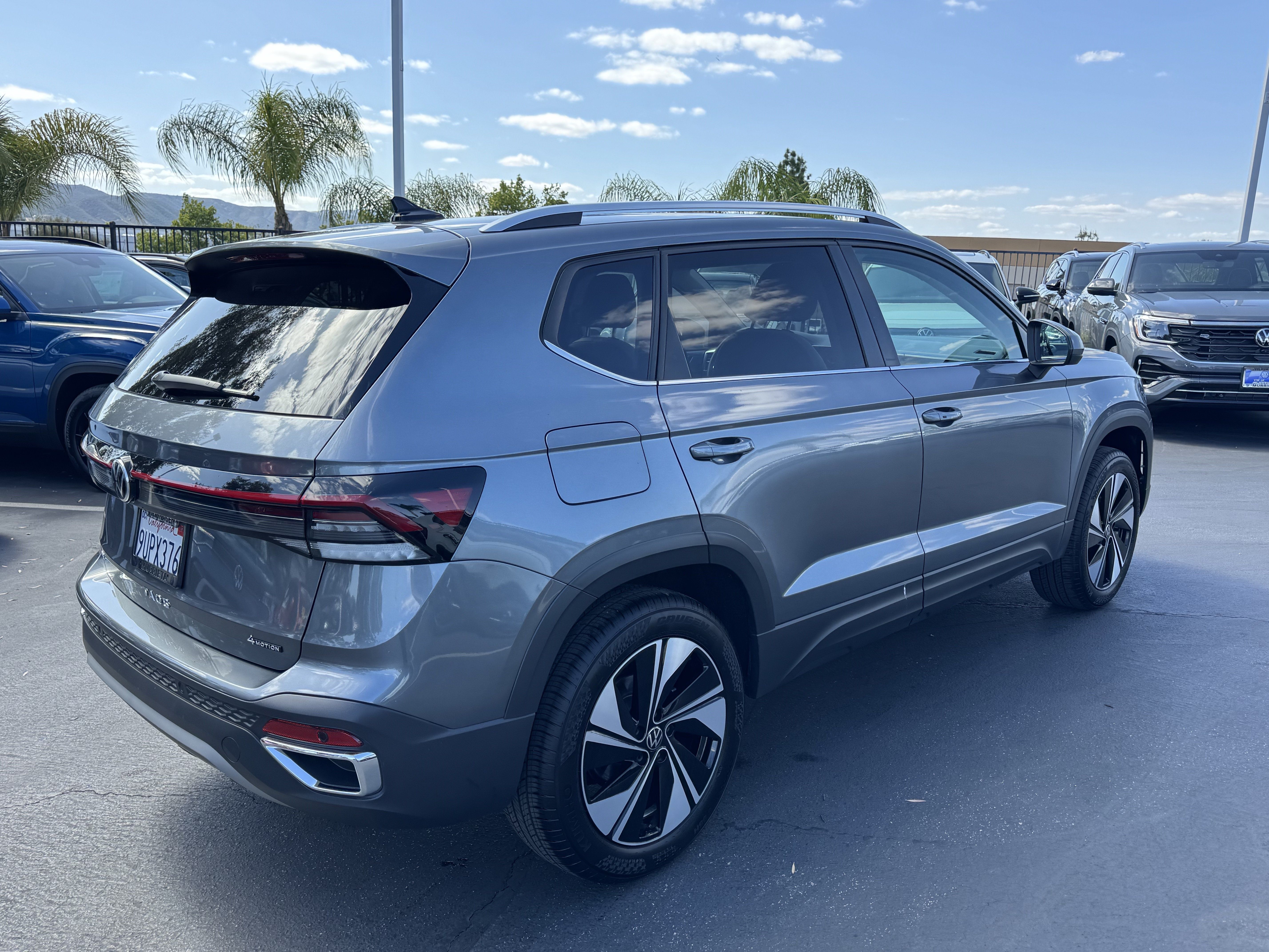 Used 2025 Volkswagen Taos SE AWD/4WD image 9