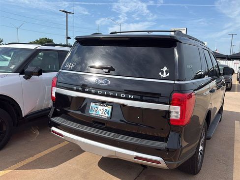 Used 2024 Ford Expedition XLT AWD/4WD image 7