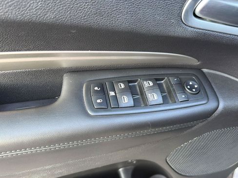 Used 2020 Dodge Durango SXT RWD image 31