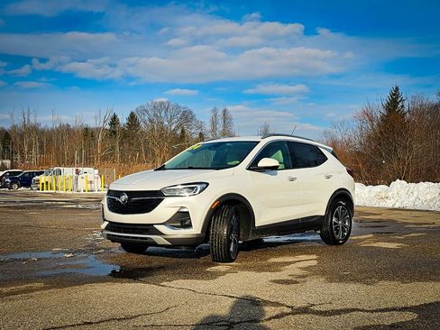 Used 2020 Buick Encore GX Essence w/ Advanced Technology Package image 8