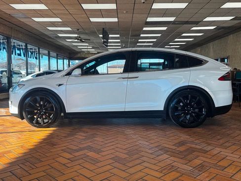 Used 2017 Tesla Model X 75D image 6