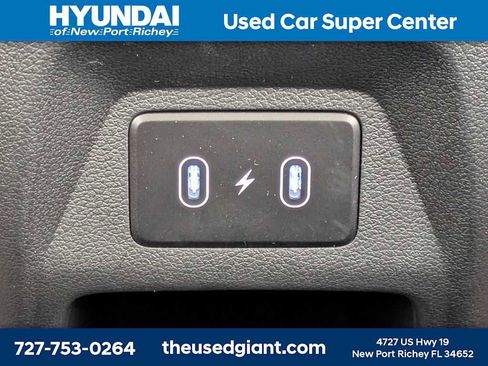 Used 2026 Hyundai Venue SEL FWD image 15