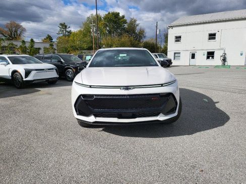 New 2025 Chevrolet Equinox EV RS image 5