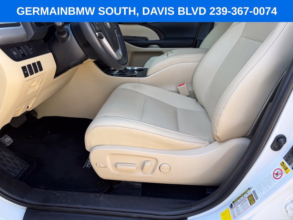 Used 2019 Toyota Highlander XLE FWD image 23