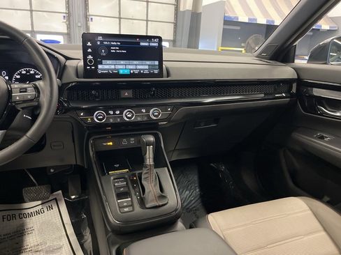 Used 2024 Honda CR-V Sport Touring image 22