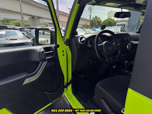 Used 2013 Jeep Wrangler Rubicon w/ PWR Convenience Group AWD/4WD image 18