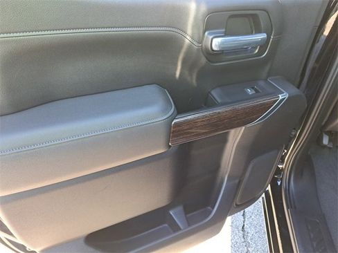 Used 2021 GMC Sierra 1500 Elevation w/ Preferred Package image 9