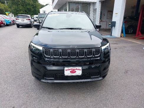 Used 2023 Jeep Compass High Altitude AWD/4WD image 3