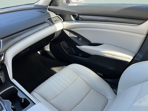 Used 2021 Honda Accord Touring image 12