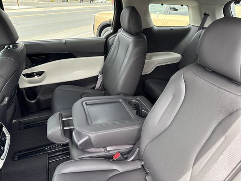 Used 2024 Kia Carnival SX FWD image 13