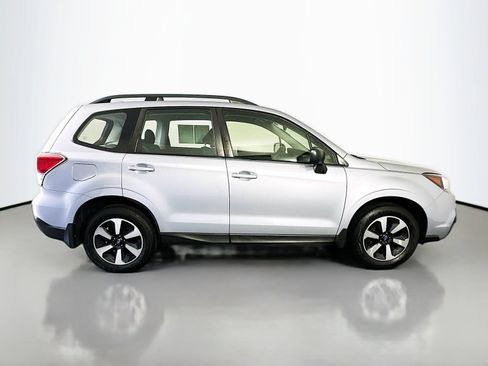 Used 2017 Subaru Forester 2.5i w/ Alloy Wheel Package AWD/4WD image 8