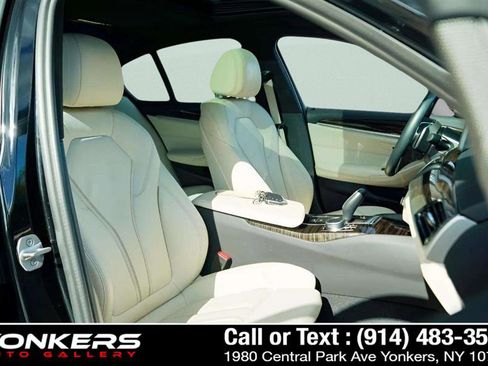 Used 2022 BMW 540i xDrive w/ Premium Package image 35