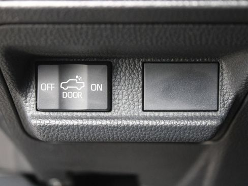 Used 2024 Toyota Tacoma TRD Sport AWD/4WD image 32