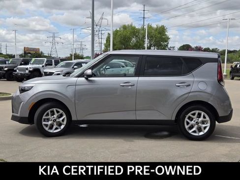 Certified 2025 Kia Soul LX FWD image 3
