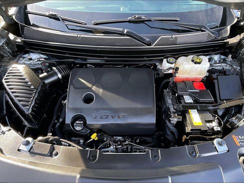 Used 2023 Chevrolet Traverse LT image 10