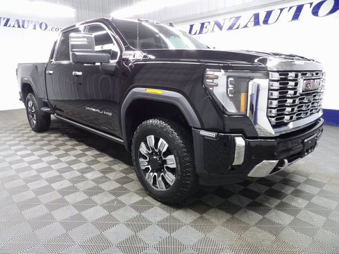 Used 2025 GMC Sierra 2500 Denali w/ Denali Reserve Package image 3