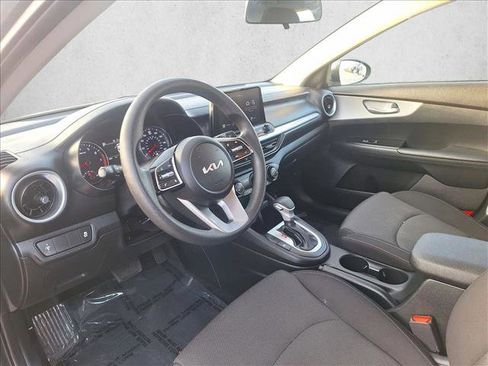 Used 2023 Kia Forte LXS image 9