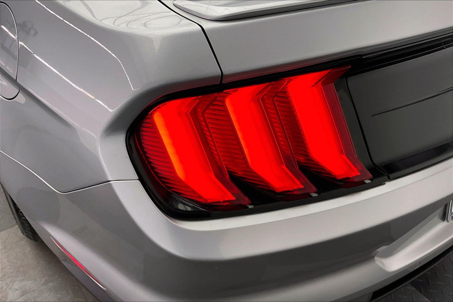 Used 2022 Ford Mustang Premium RWD image 29