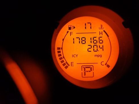 Used 2008 Nissan Rogue SL w/ Premium Pkg image 17