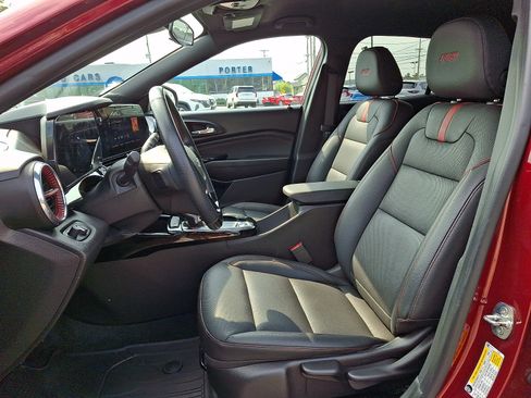 Certified 2024 Chevrolet Trax RS w/ Driver Confidence Package FWD image 13