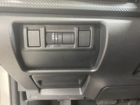 Used 2025 Subaru Crosstrek 2.5i Premium AWD/4WD image 19
