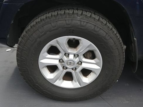 Used 2024 Toyota 4Runner SR5 AWD/4WD image 9