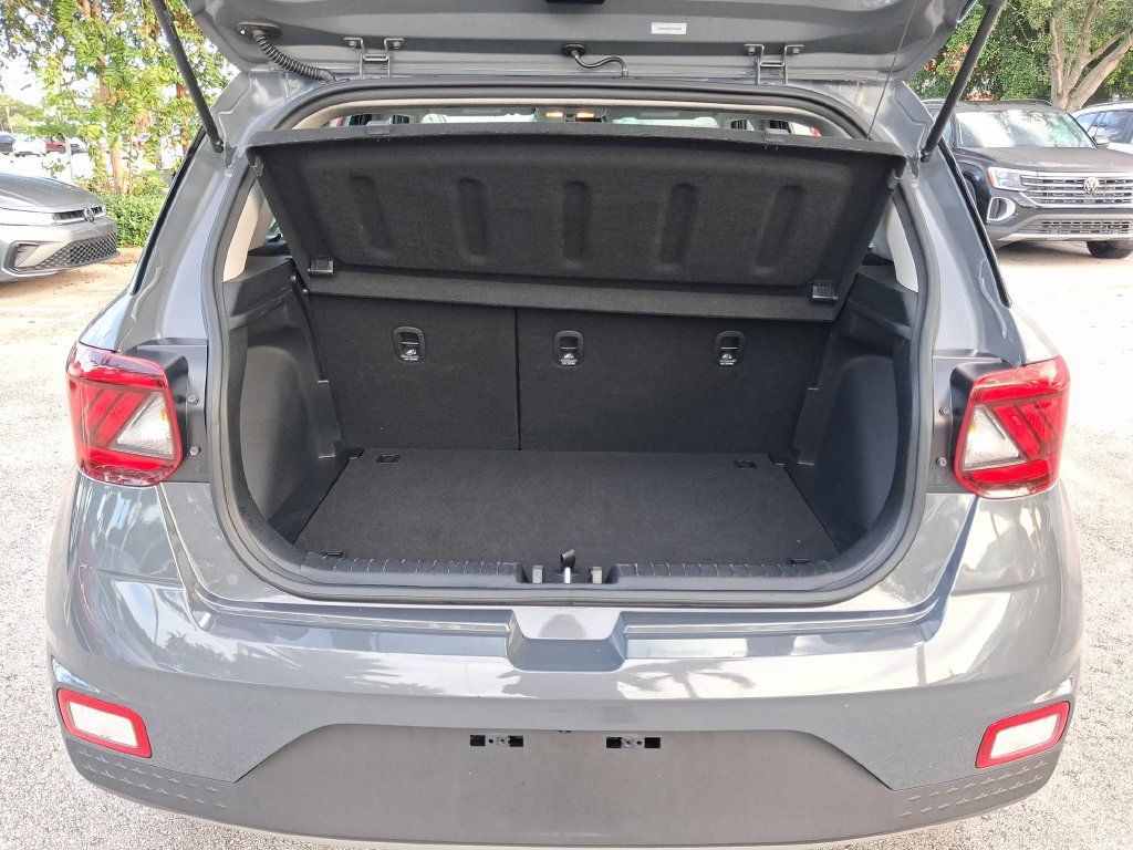 Used 2026 Hyundai Venue SEL FWD image 12