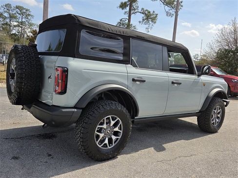 Used 2024 Ford Bronco Badlands image 7