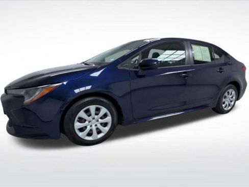 Certified 2022 Toyota Corolla LE w/ Carpet Mat Package (TMS) FWD image 5