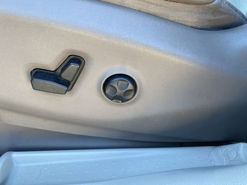 Used 2018 Chrysler Pacifica Touring-L Plus image 28