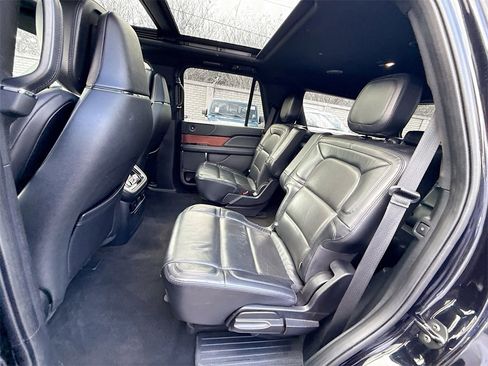 Used 2021 Lincoln Navigator Reserve image 27