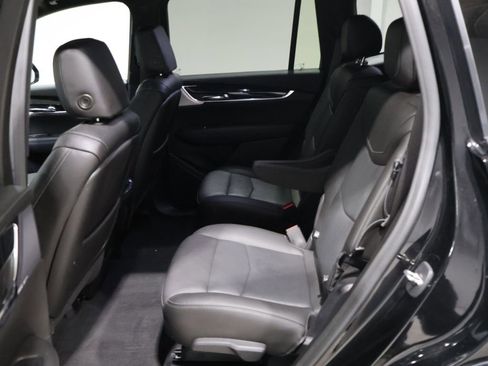 Used 2021 Cadillac XT6 Premium Luxury image 19